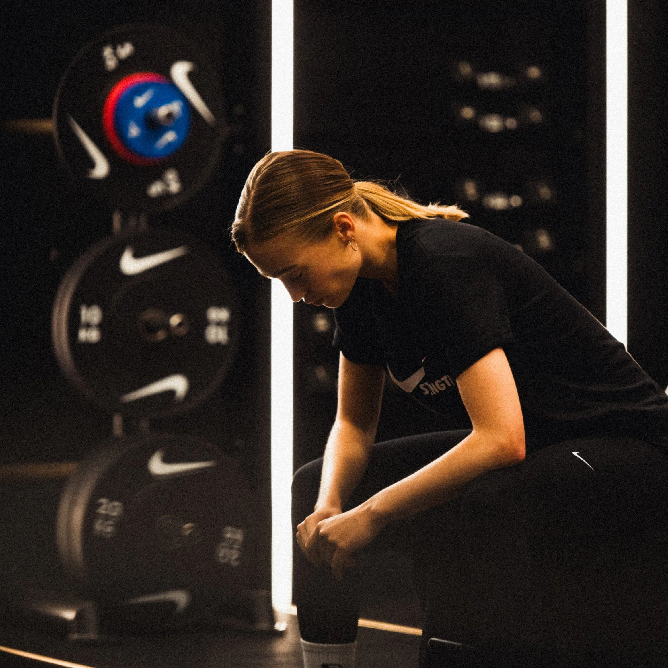 Nike Strength Women's Tee - Image 4
